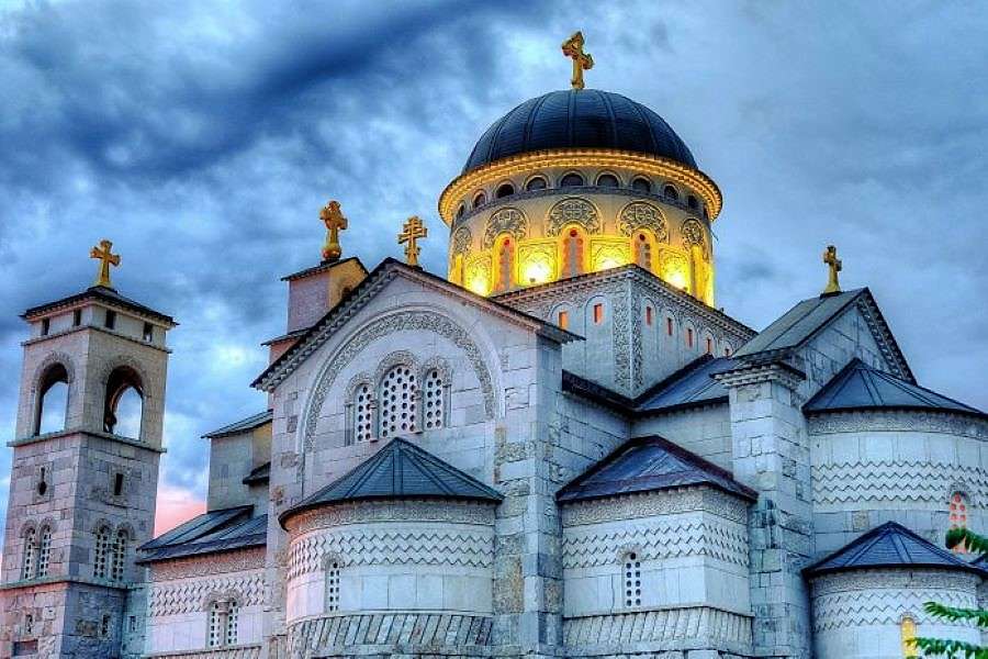 Ο καθεδρικός ναός Podgorica στο Μαυροβούνιο παζλ online