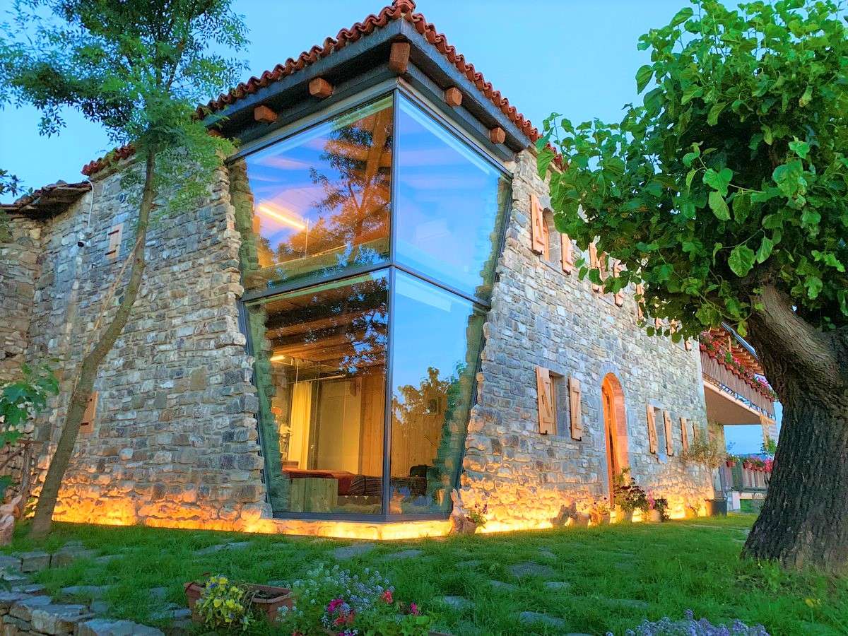 Къща в Лежа в Албания онлайн пъзел