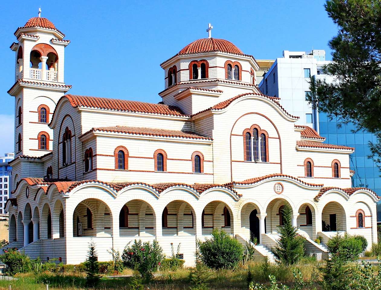 Durres katedrális Albániában online puzzle