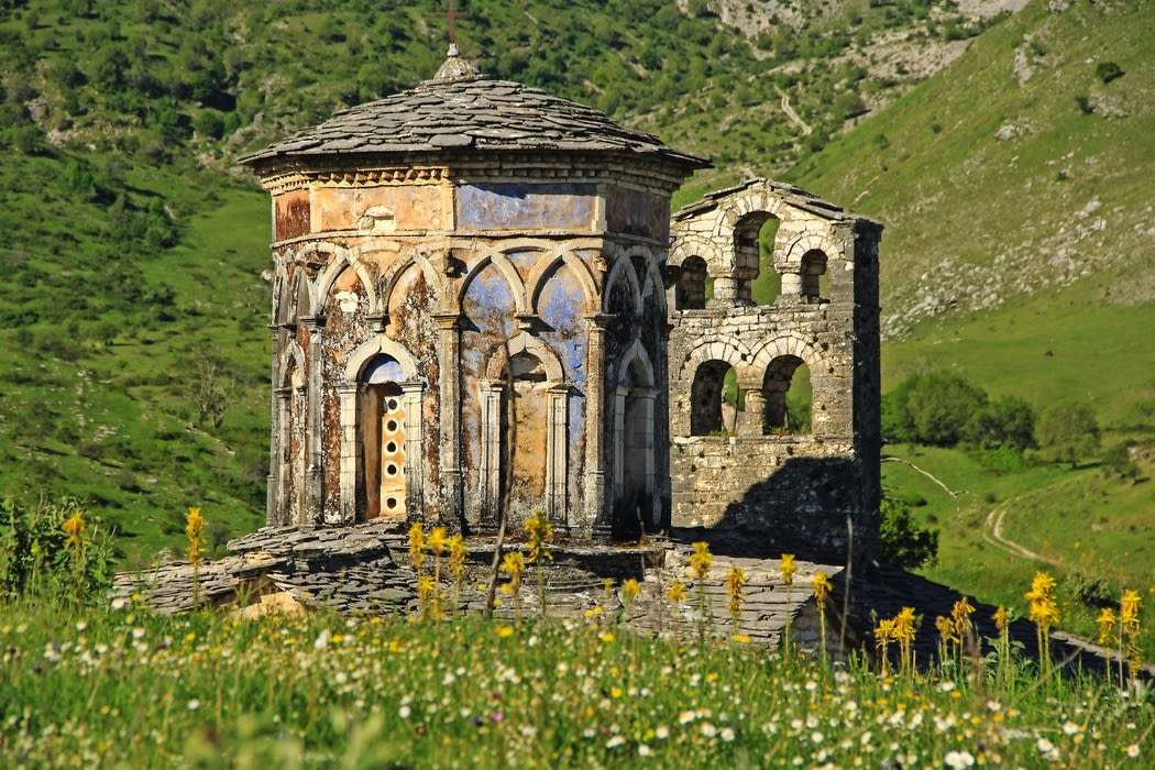 Bulqiza Ort in Albanien Online-Puzzle