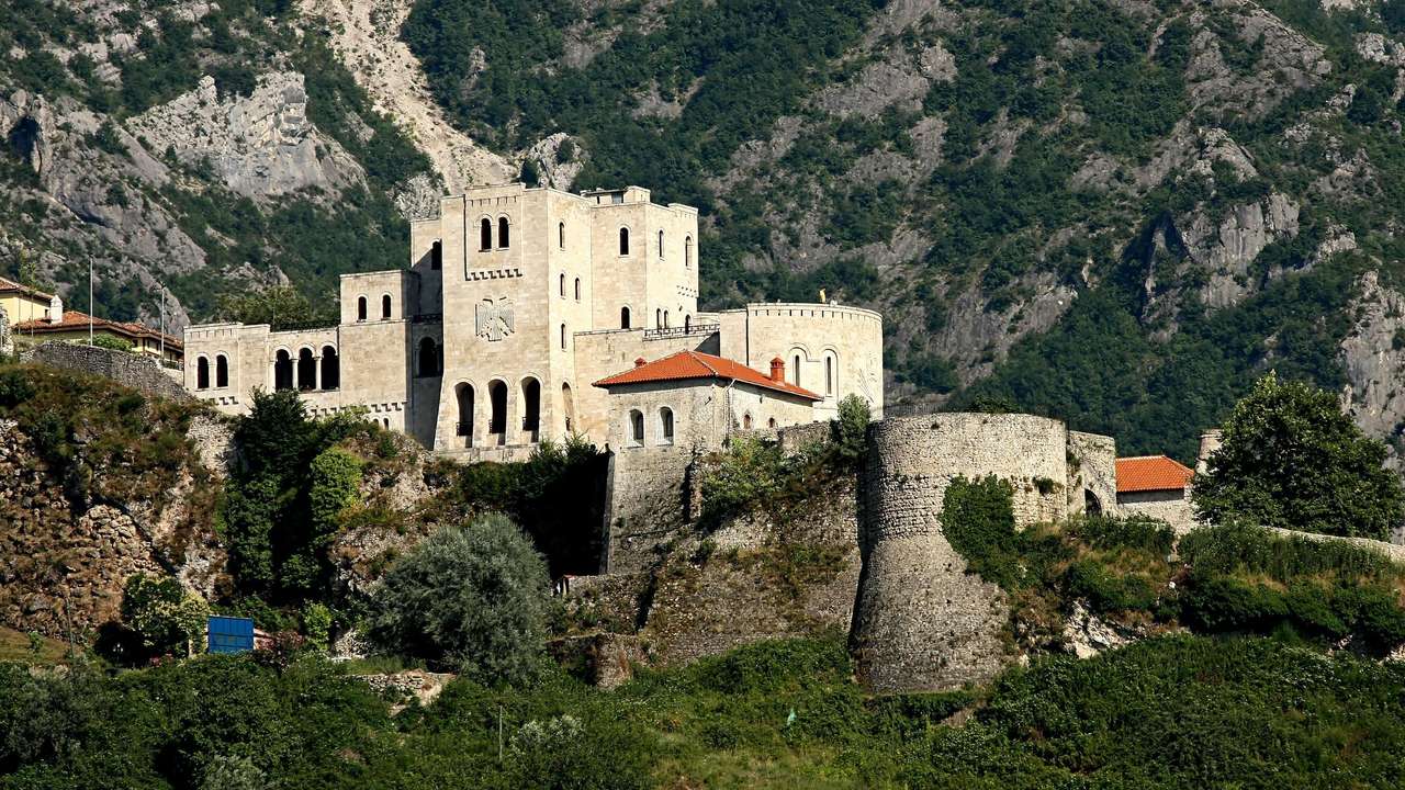 Castelo de Kruja em Albânia quebra-cabeças online