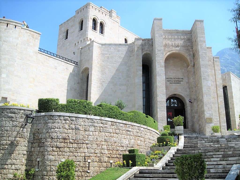 Замок Круя в Албании онлайн-пазл