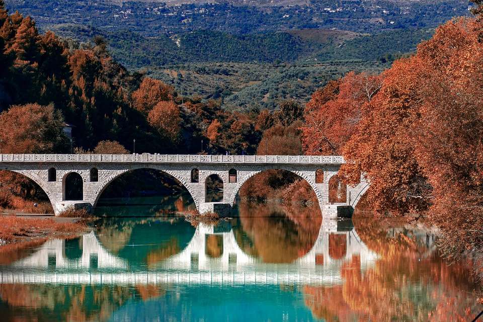 Berat római híd Albániában online puzzle