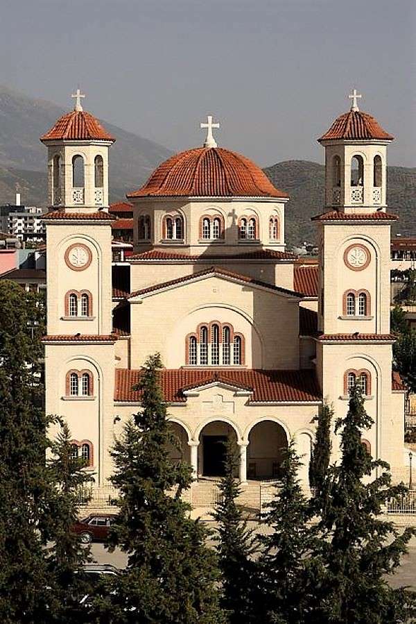 Katedrála v Berat v Albánii online puzzle