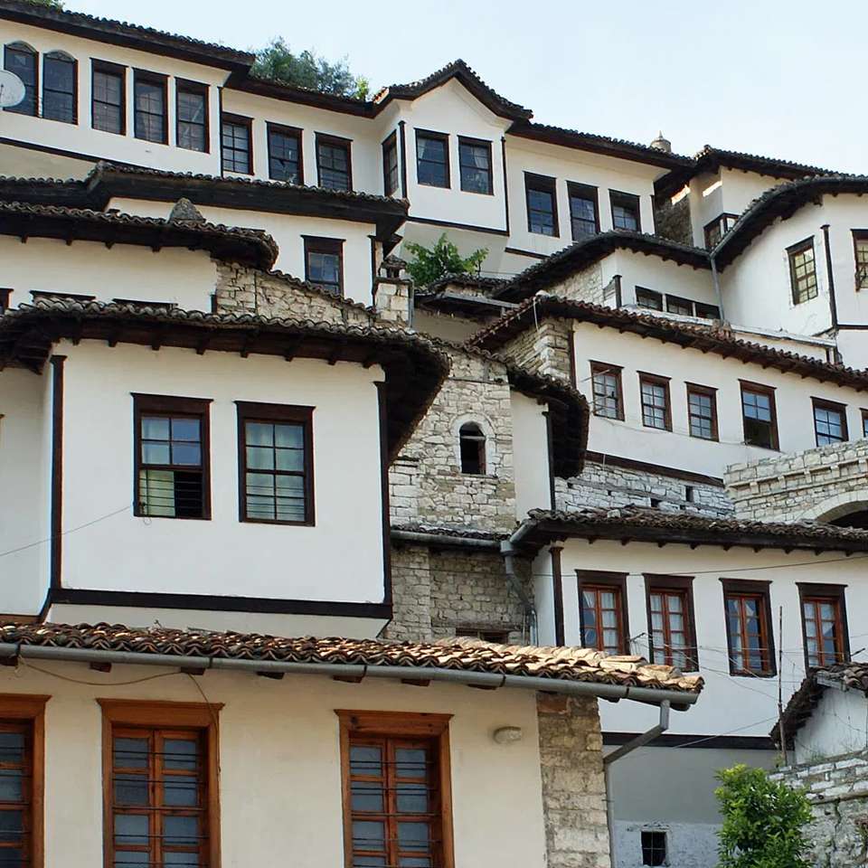 Berat ville en Albanie puzzle en ligne