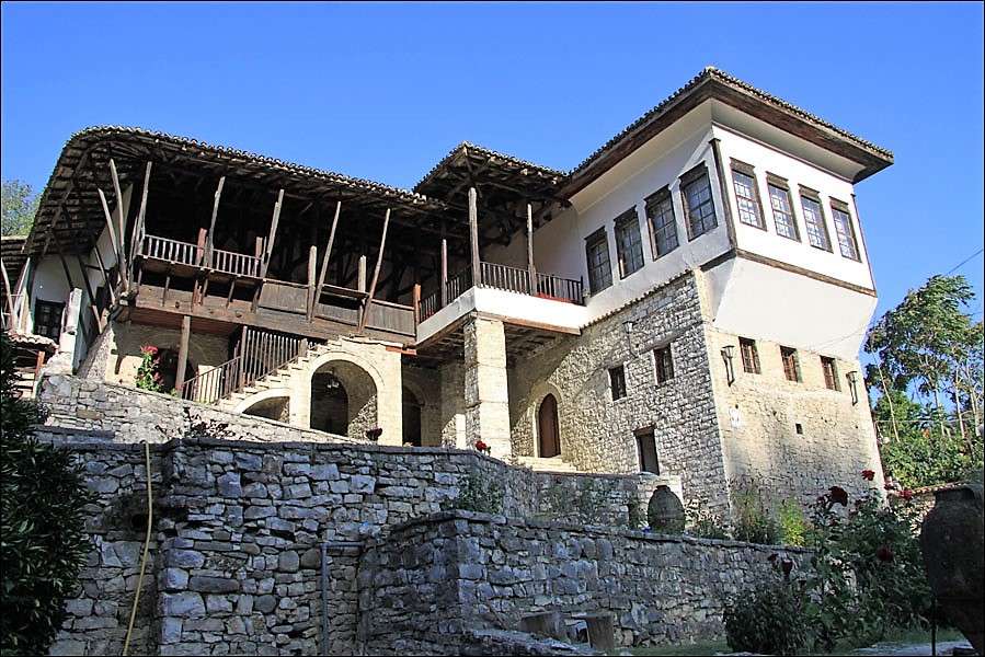Berat ville en Albanie puzzle en ligne