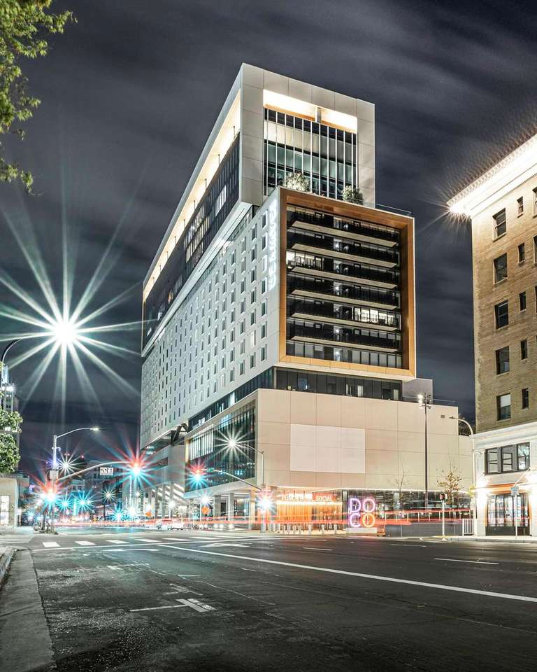 Downtown Sacramento en la noche rompecabezas en línea