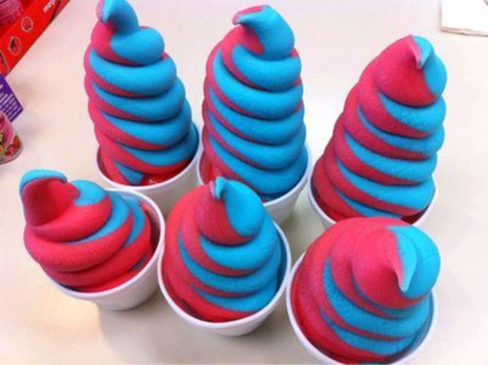 Červená a modrá zmrzlina spirála skládačky online