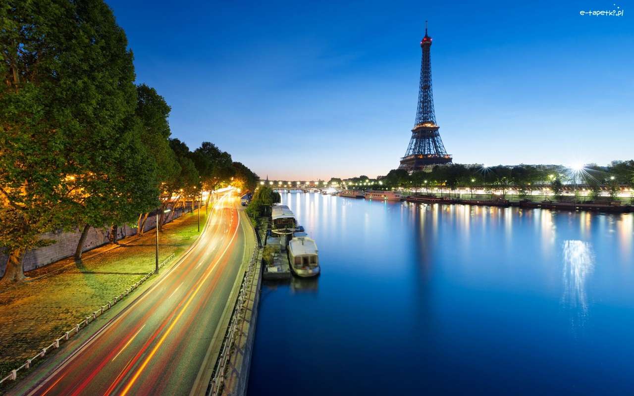 Panorama av Paris pussel på nätet