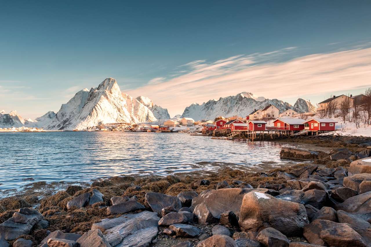 Рыбацкая деревня в Скандинавии пазл онлайн