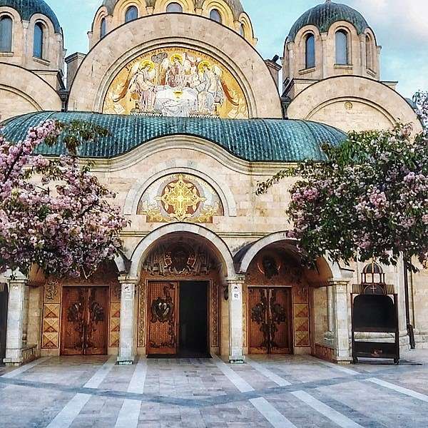 Церковь Святой Троицы Радовиса в Северной Македонии пазл онлайн