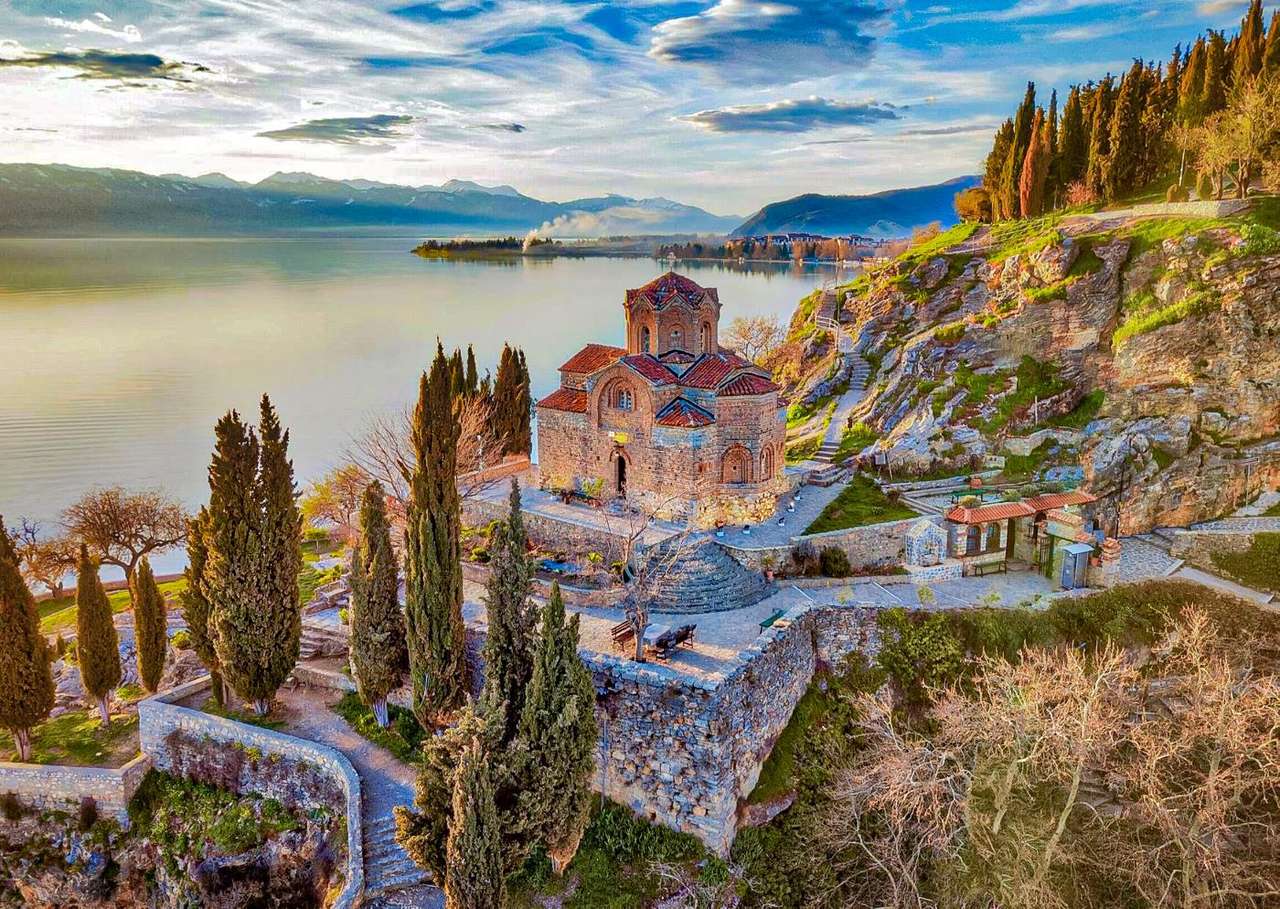 北マケドニアのオフリド湖にあるオフリド教会 ジグソーパズルオンライン