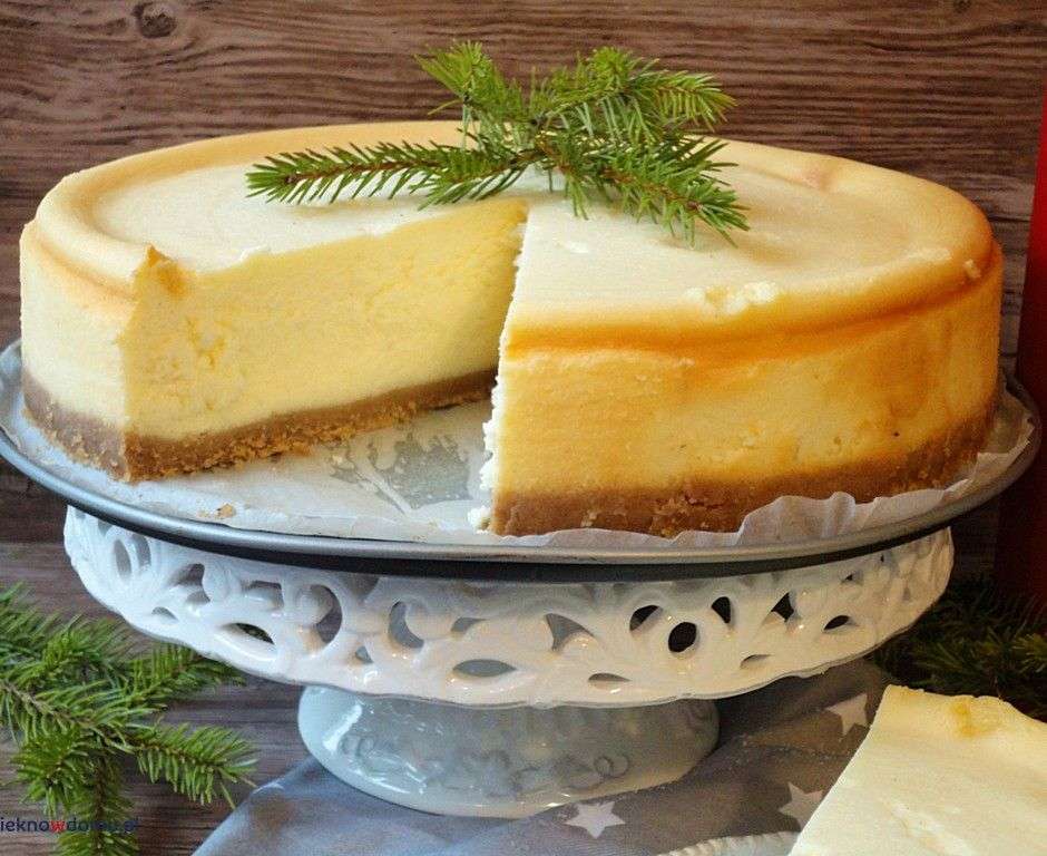 Cream cheesecake with vanilla jigsaw puzzle online