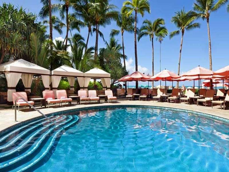 Hôtel avec une piscine à Hawaii puzzle en ligne
