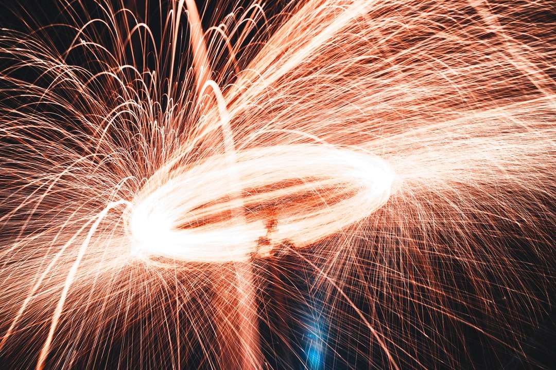 Stahlwolle Fotografie von Feuerwerkskörper Puzzlespiel online