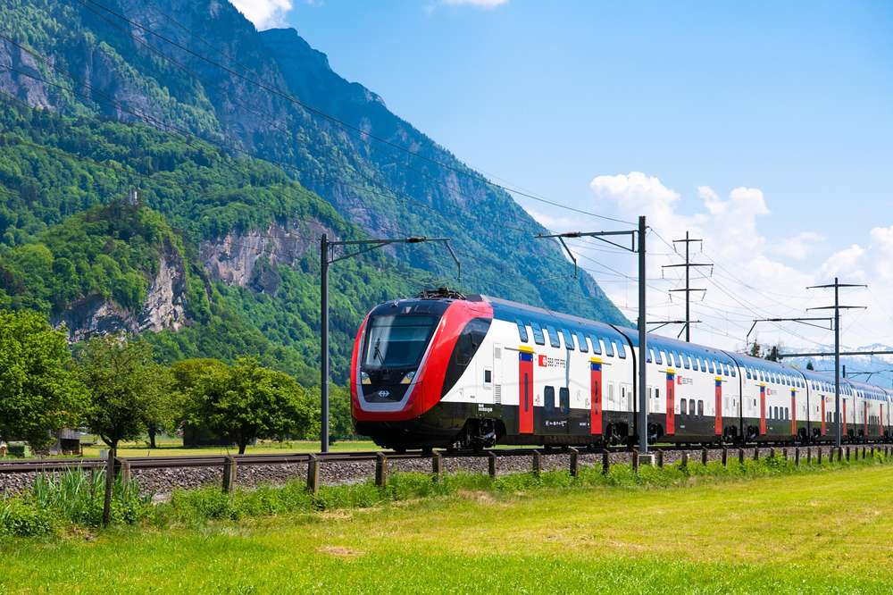 Vezető vonat a hegyekben online puzzle