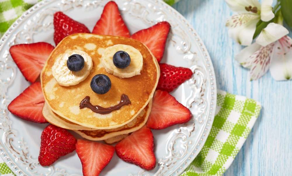 Pancakes con frutta per un bambino puzzle online