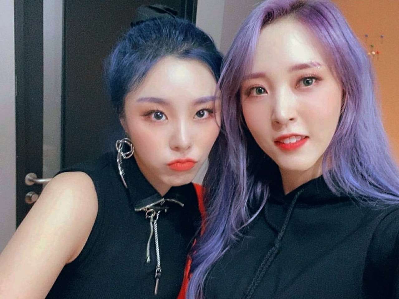 Wheein and Moonbyul παζλ online