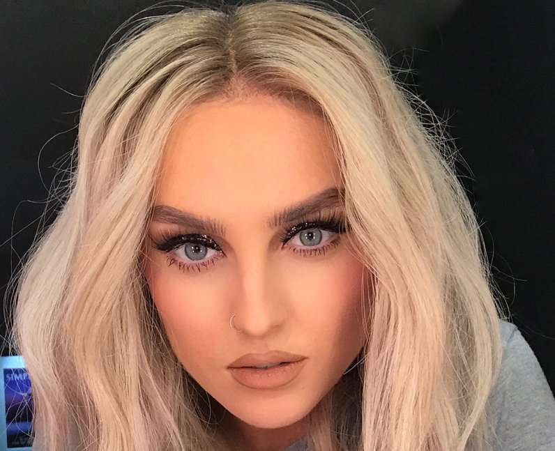 Perrie Edwards Pussel online
