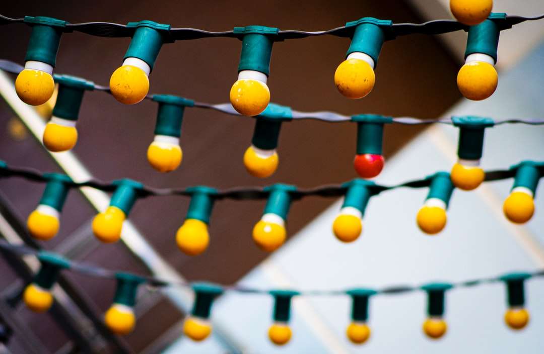 luzes de corda amarelas verdes e azuis quebra-cabeças online