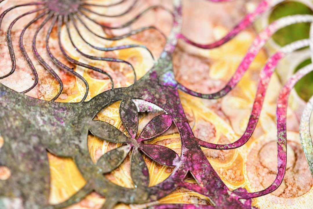 Purpuriu și maro Floral Textile jigsaw puzzle online