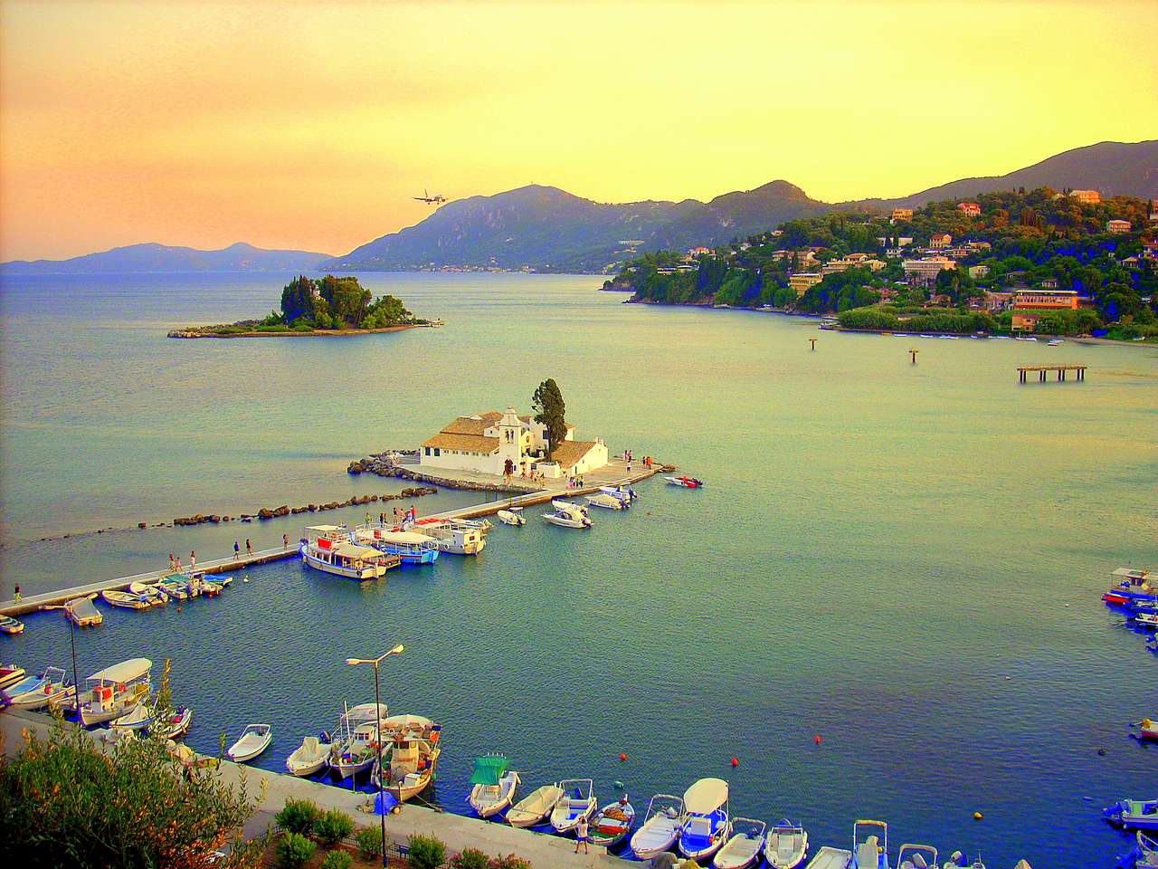 Klášterní ostrov Vlacherna s myším ostrovem před Korfu skládačky online