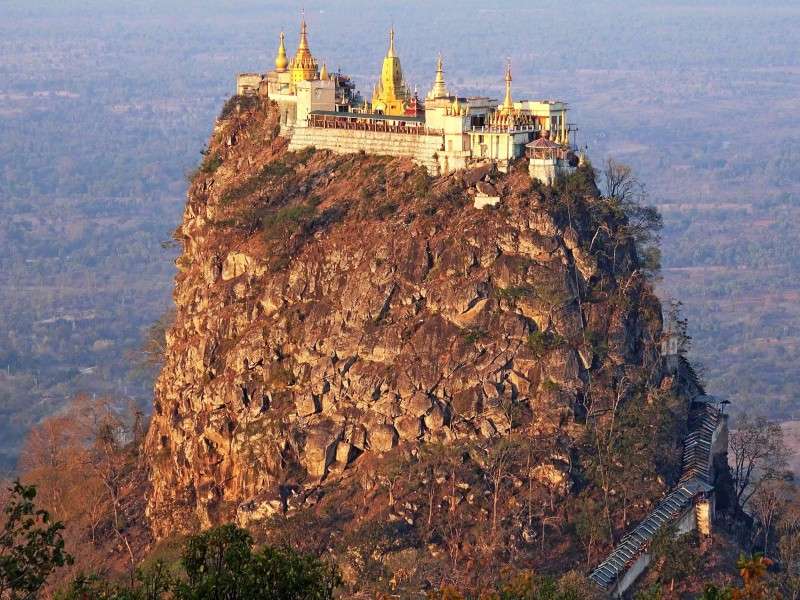 Храм в Бирме пазл онлайн