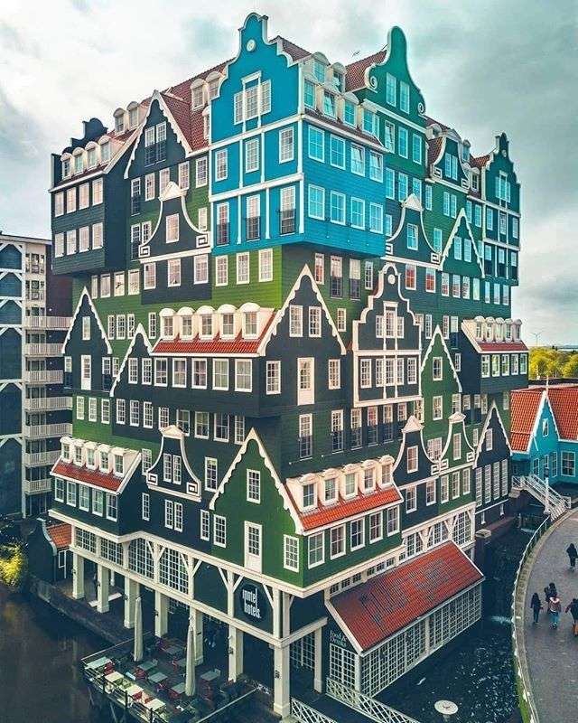 Hotel Inntel Amsterdam. Online-Puzzle