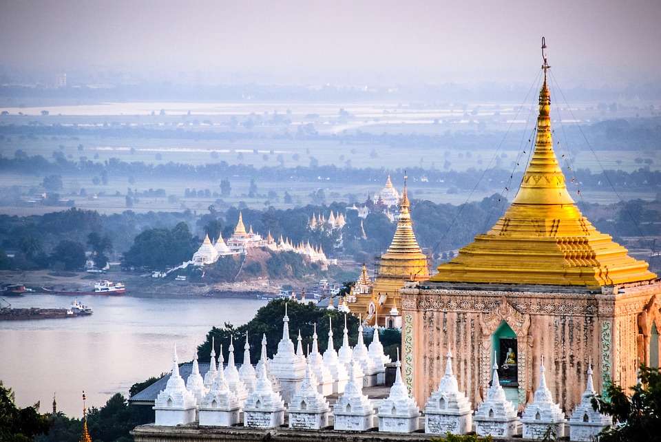 Храм в Бирме онлайн-пазл