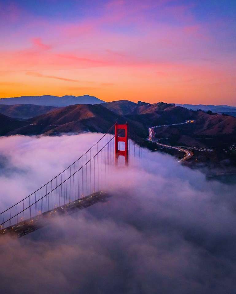 Golden Gate i dimma pussel på nätet