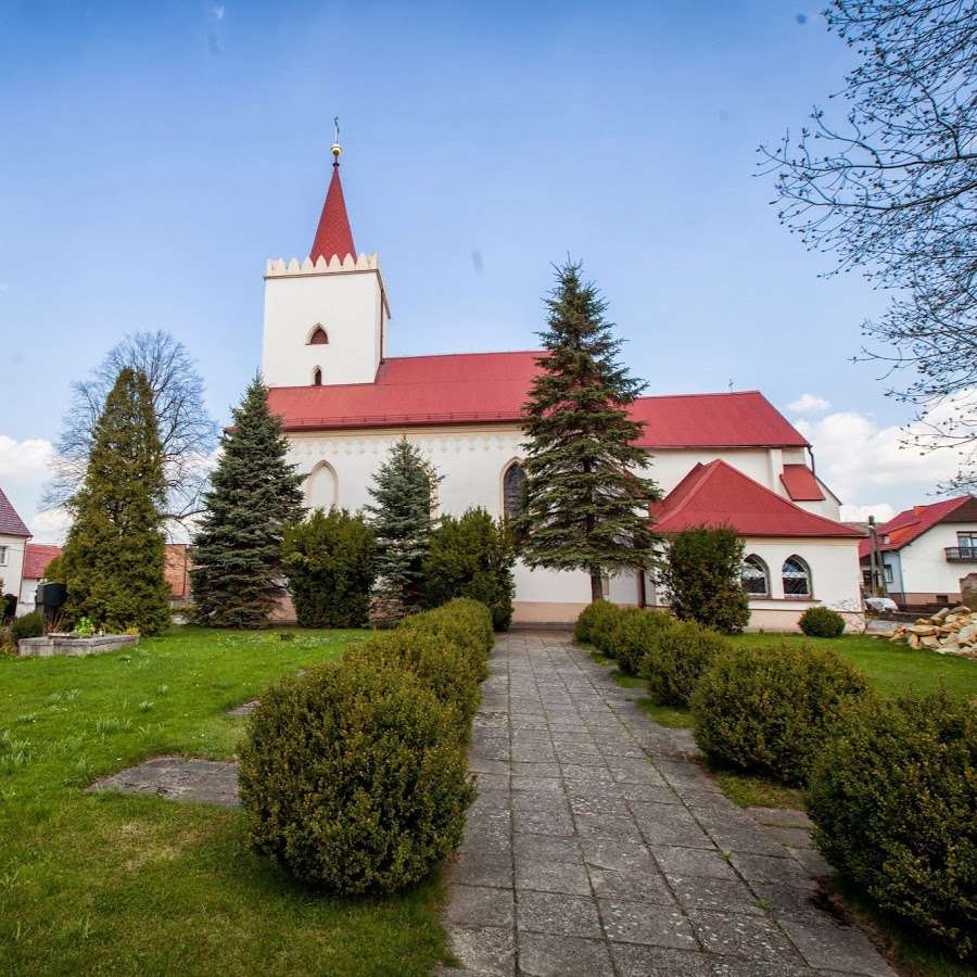 Iglesia en Zalesie Śląski rompecabezas en línea