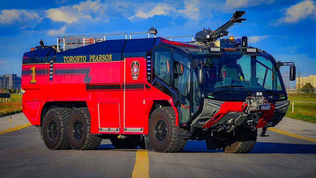 Rosenbauer Panther on the runway online puzzle