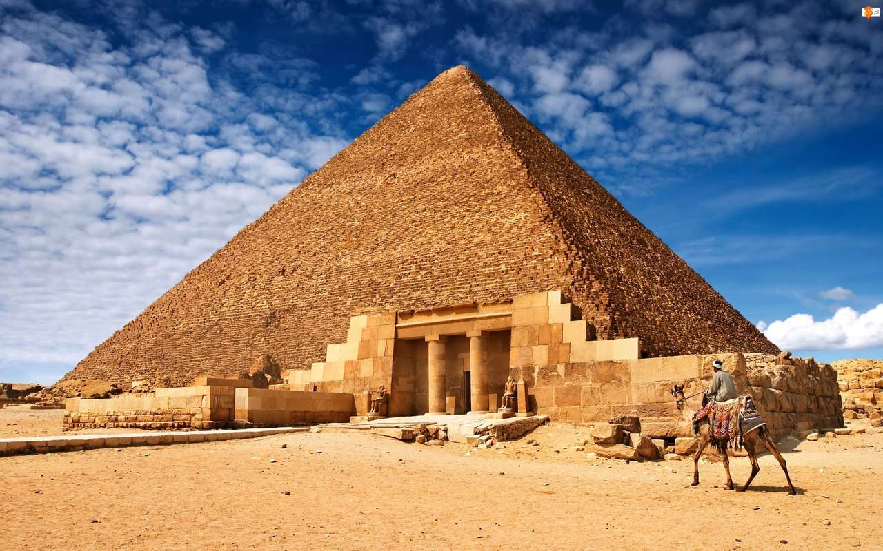 Pyramide dans le désert puzzle en ligne