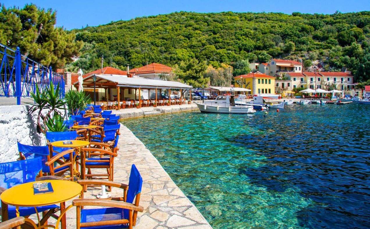 Tavern a vízen Ithaca Ionian szigeten online puzzle