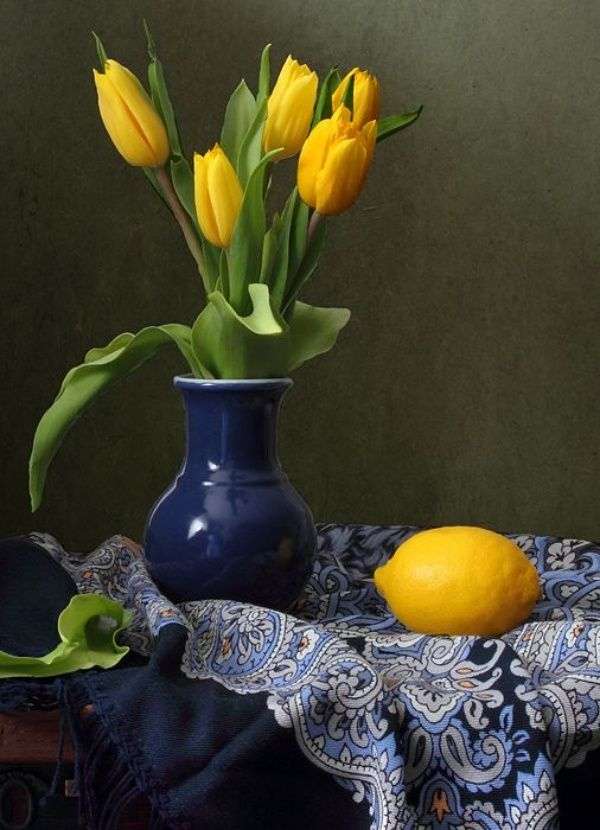 Žluté tulipány skládačky online