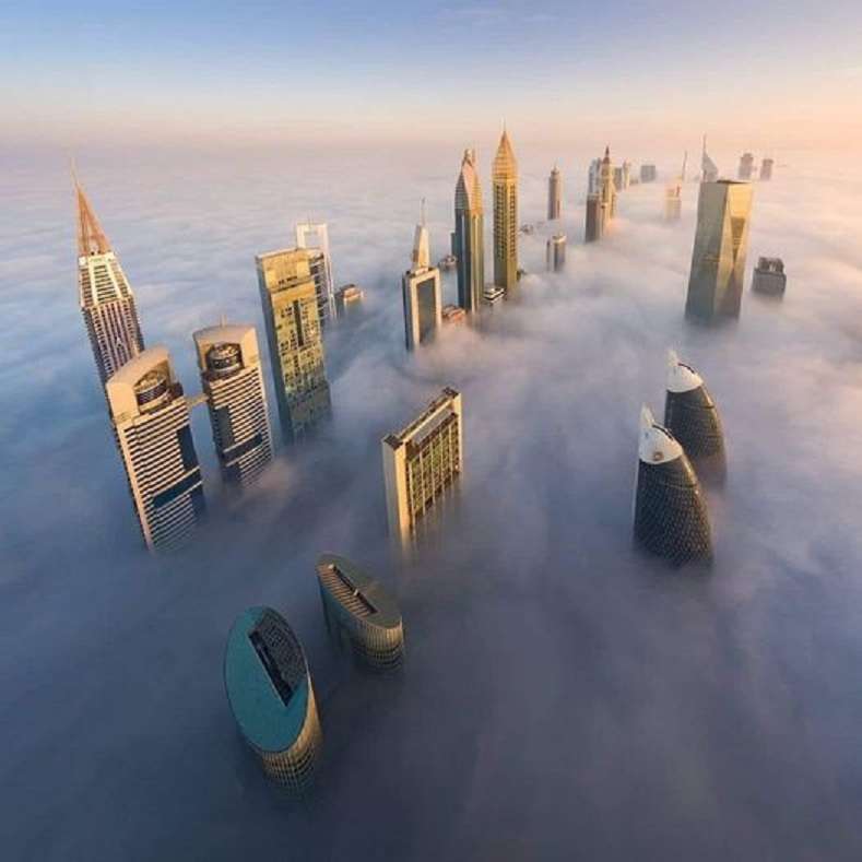 Дубай в облаках. онлайн-пазл