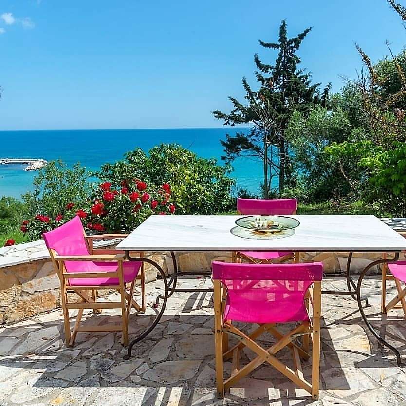 Terraza con vistas al mar en la isla de Zakynthos rompecabezas en línea