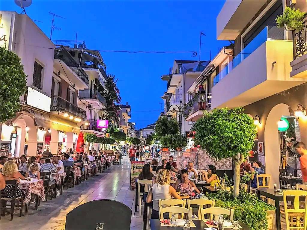 Tavern Street na Zakynthos Ionian Island online puzzle