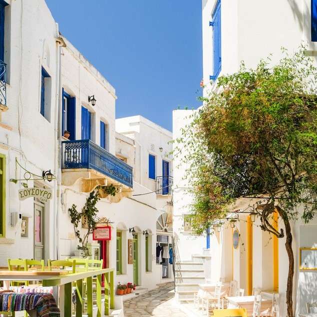 Street on the island of Tinos online puzzle