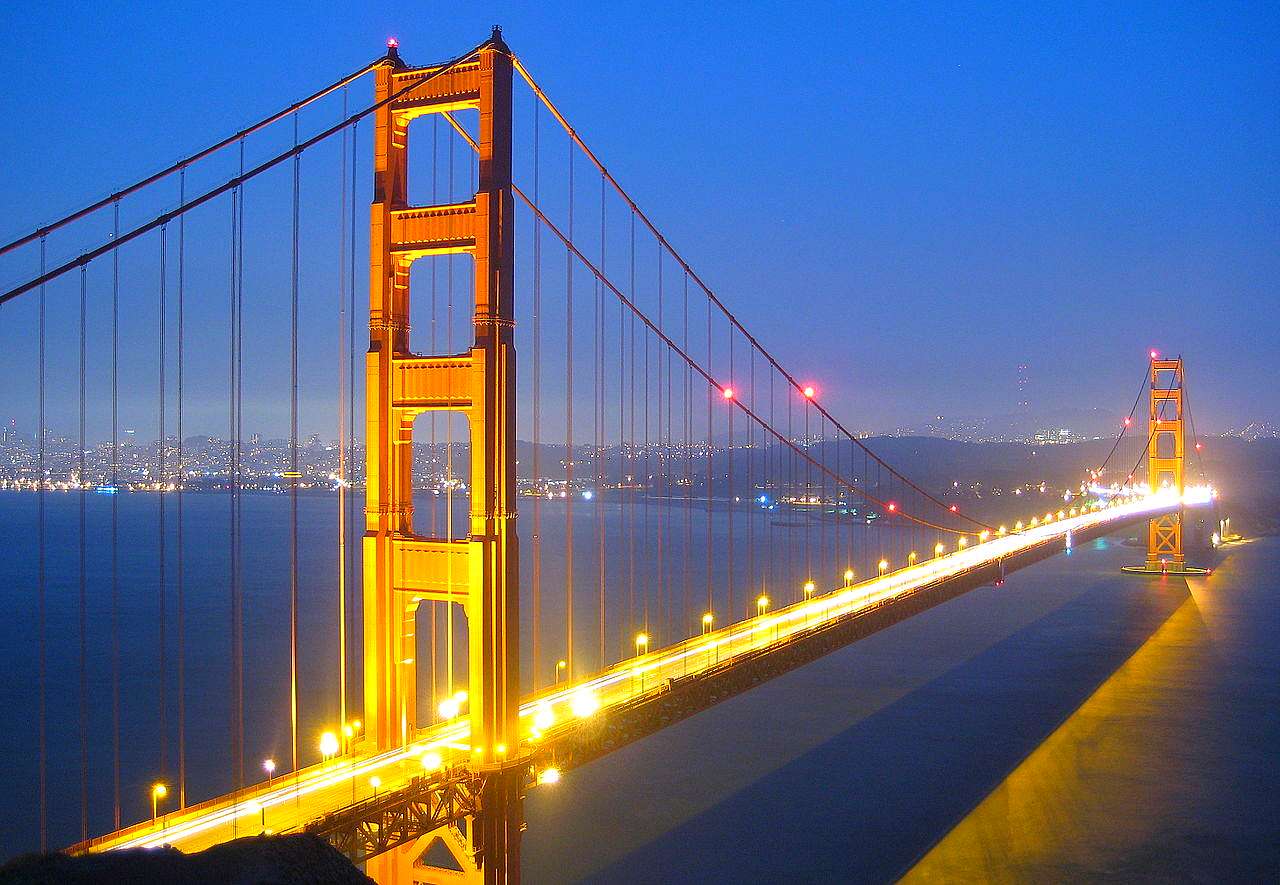 Η φωτισμένη γέφυρα Golden Gate online παζλ