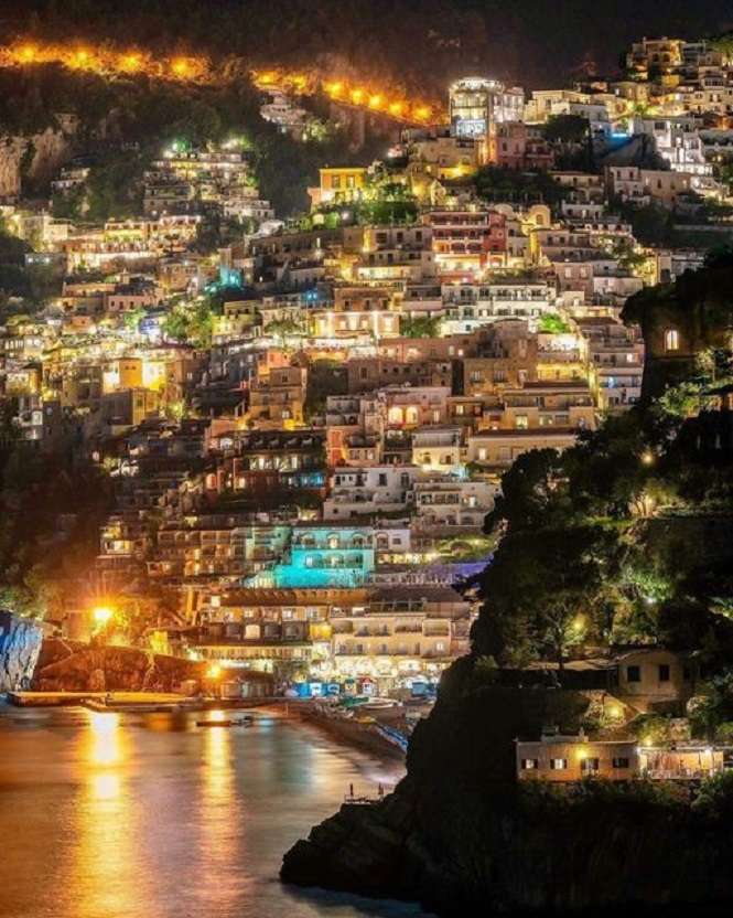 Amalfi v noci. skládačky online