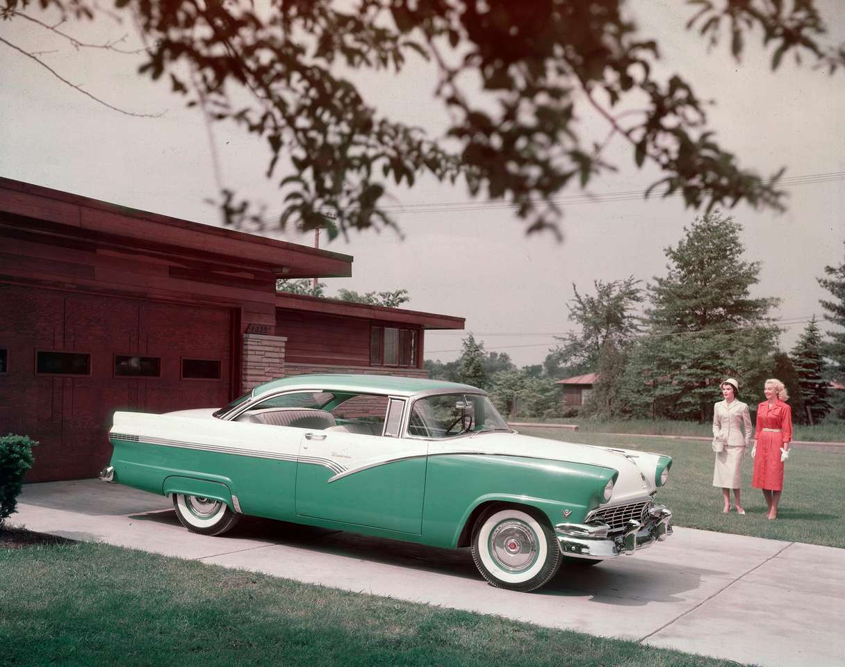 1956 Ford Fairlane Victoria Two-Door Hardtop Pussel online