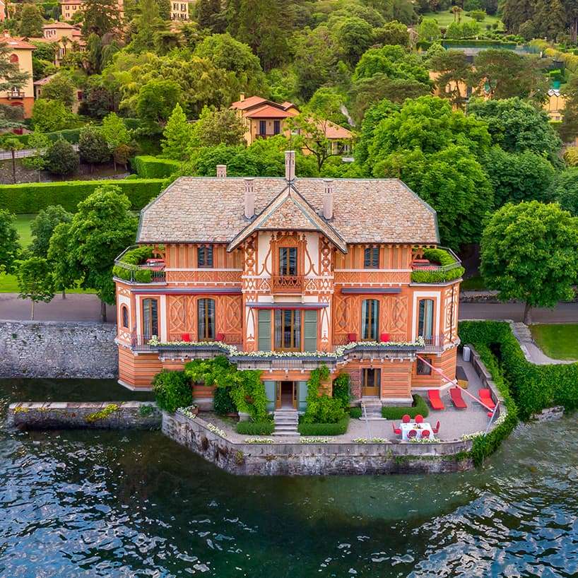 Villa på vattnet - Italien Pussel online