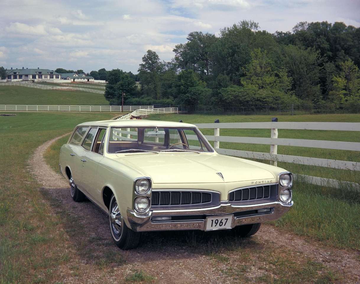 Универсал Pontiac Tempest 1967 года выпуска онлайн-пазл