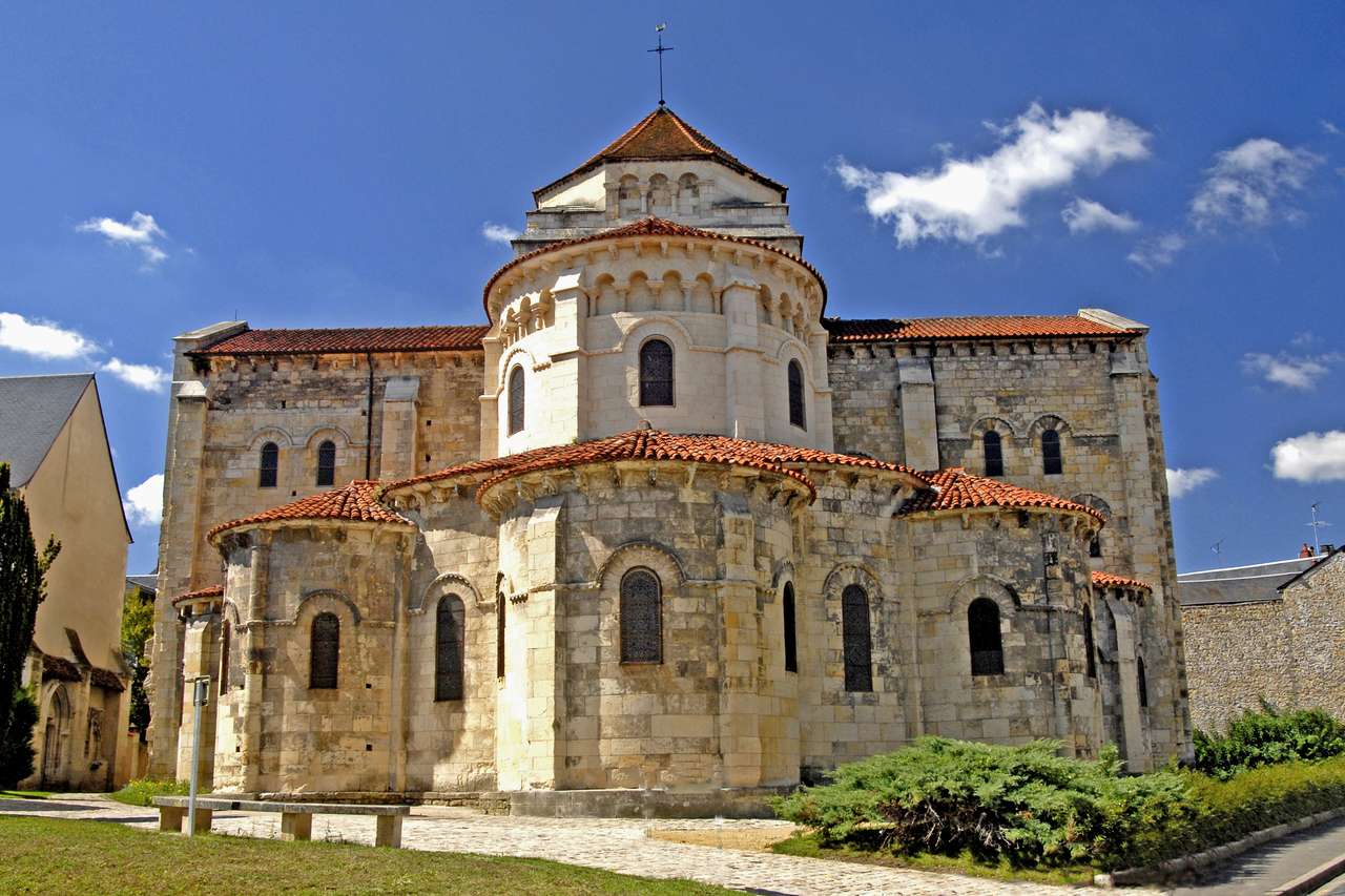 Uma igreja românica quebra-cabeças online