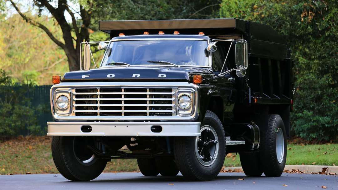 1977 Ford F-750 Dump Truck puzzle online