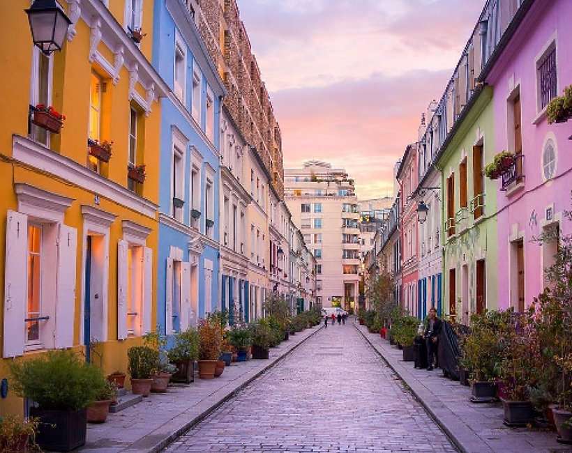 Разноцветные дома в Париже пазл онлайн