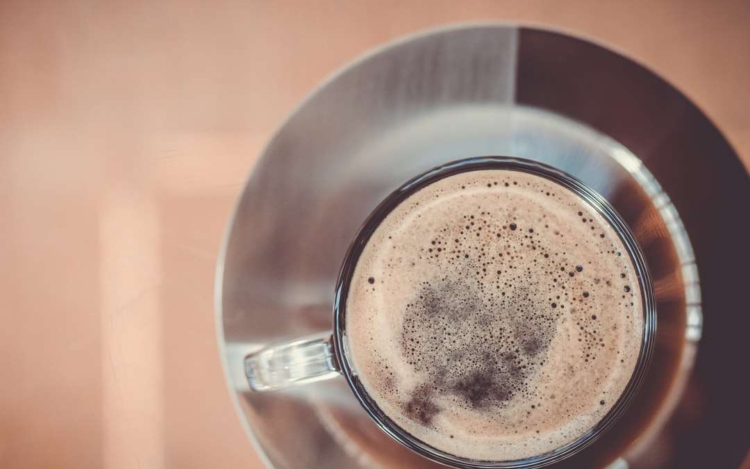 Черно кафе в сребърна чаша онлайн пъзел
