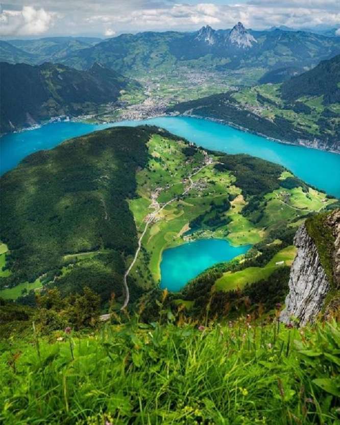 Schweiz från en fågelperspektiv. pussel på nätet
