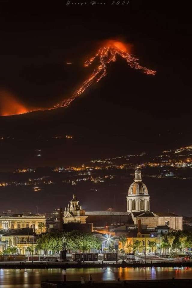 Vulcão de Etna. quebra-cabeças online